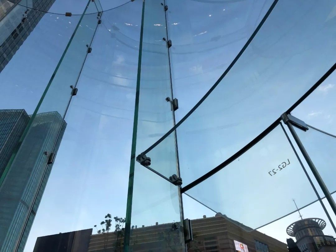 High transparent laminated glass